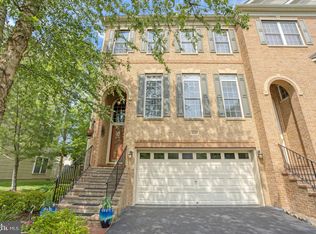 25890 Commons Sq, Chantilly, VA 20152