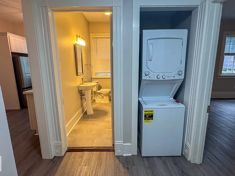 2 bed, 1.0 bath, $3,000 — Photo 8