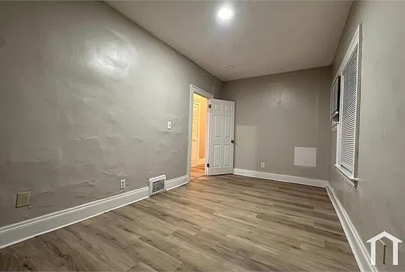 3 bed, 1200 sqft, $1,299 — Photo 4