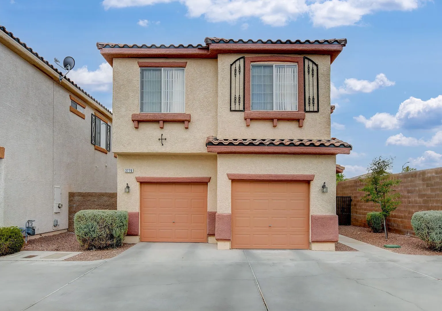 Gorgeous 2 Story, 3 Bedroom 2.5 Bath, Gated — Photo 1