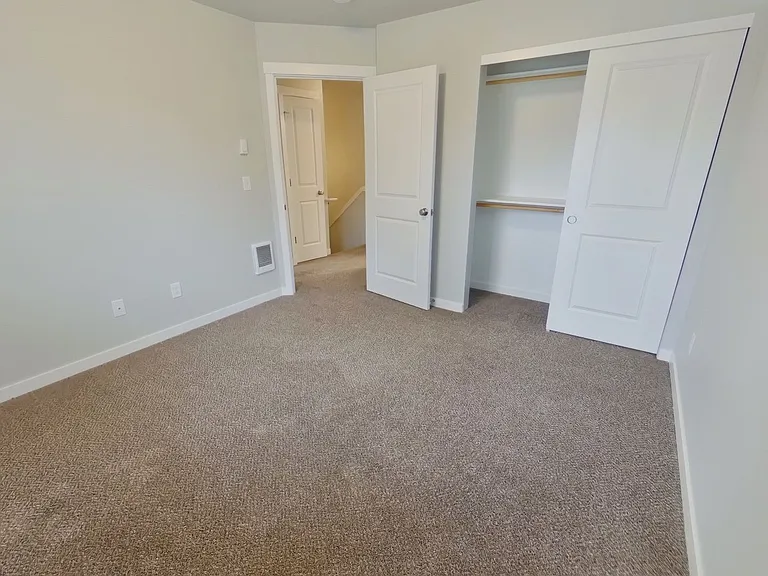 95 N Polk St — Photo 15