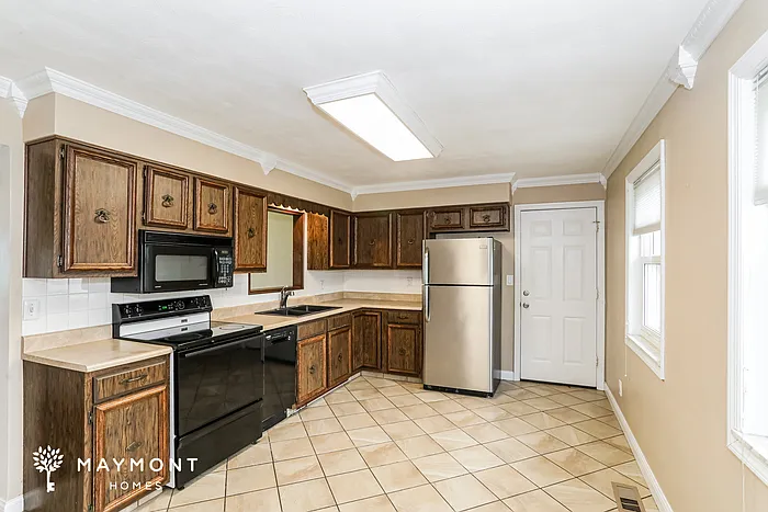 6370 Sherman Terrace Dr — Photo 7