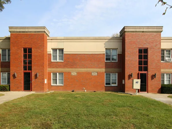 Close to Campus, 212 N Martin St, Muncie, IN 47303