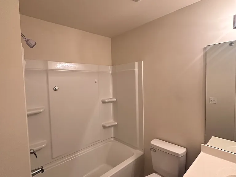 2132 Belmont Cir — Photo 6