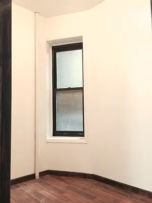 Rented by Warren T Real Estate Corp. | media 5