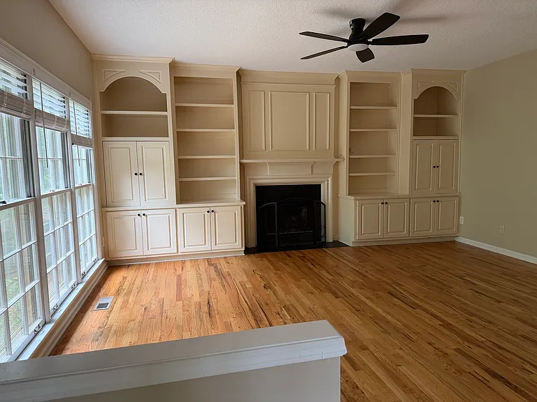 4760 Tanners Spring Dr — Photo 6