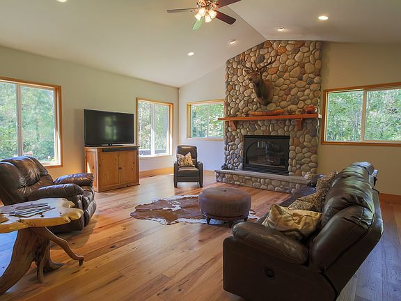 3rd image of 47221 SE 157th Pl