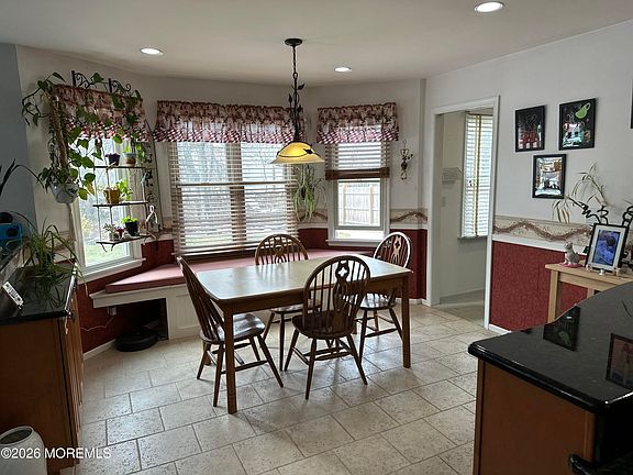 4th image of 71 Oak Glen Road