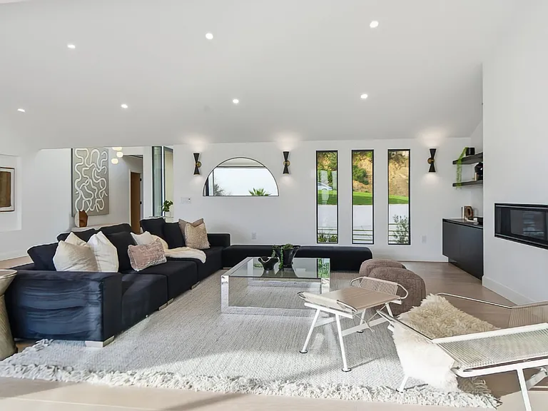 1764 E Loma Alta Dr — Photo 12