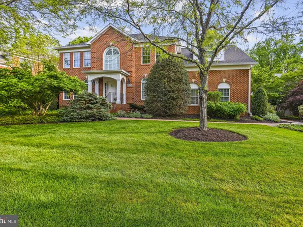 10004 Oakton Plantation Ct, Vienna, VA 22181