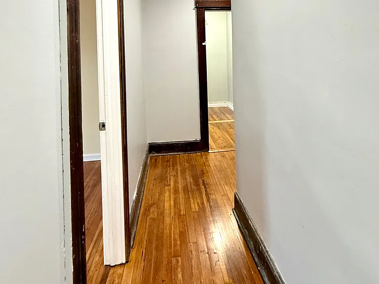 54 Prince St — Photo 11