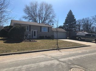 4 9th Ave NE, Hutchinson, MN 55350