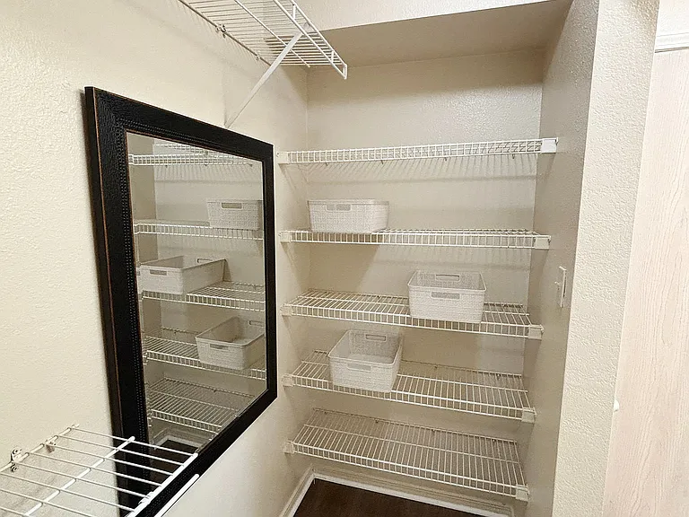 Aviator - Bedroom 1 Closet