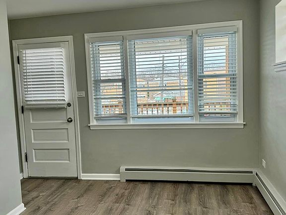 5th image of 6038 W Peterson Ave #2