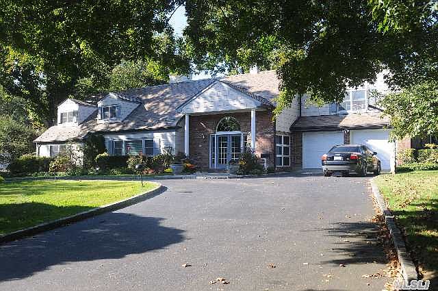 1st image of 28 Greenbriar Ln