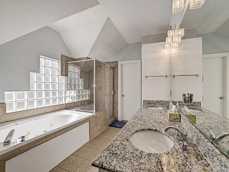 5838 Larkin St — Photo 39