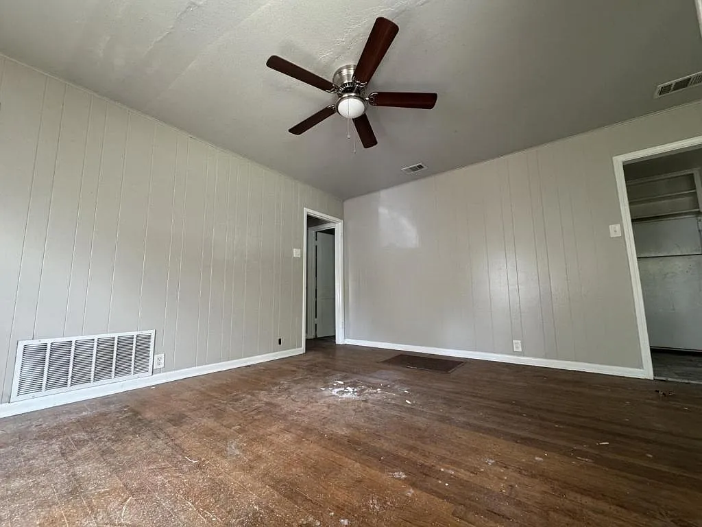 1508 S 43rd St — Photo 2