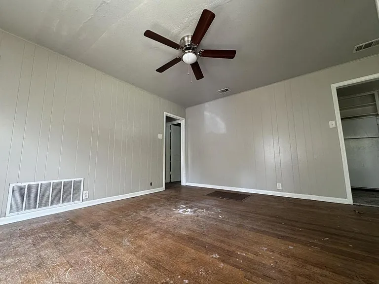 1508 S 43rd St — Photo 2
