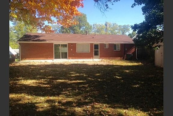 3rd image of 319 Brookforest Dr