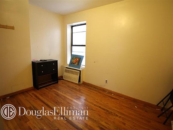 3rd image of 369 W 35th St APT 3