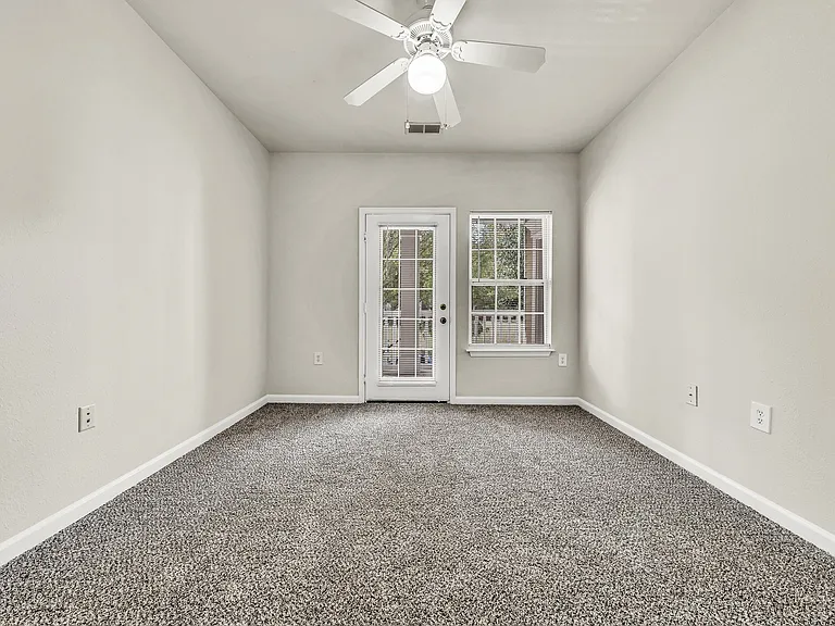 Enclave Apartments — Photo 9