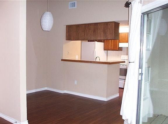 4th image of 2311 Nueces St APT 304