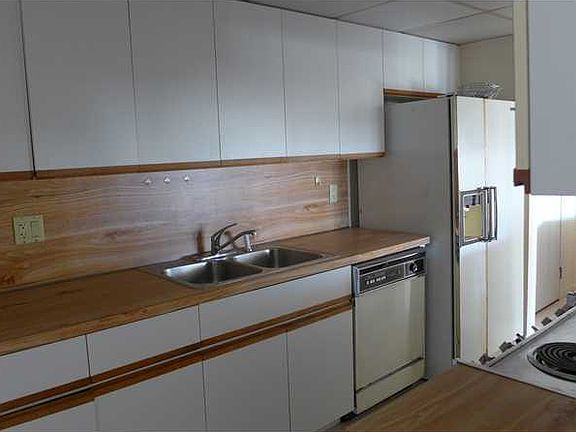 5th image of 330 S Ocean Blvd #411