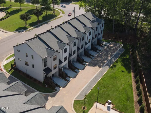 1511 Core Pointe Ct, Raleigh, NC 27603