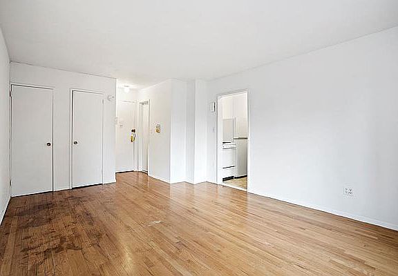 2nd image of 301 E 84th St APT 6D