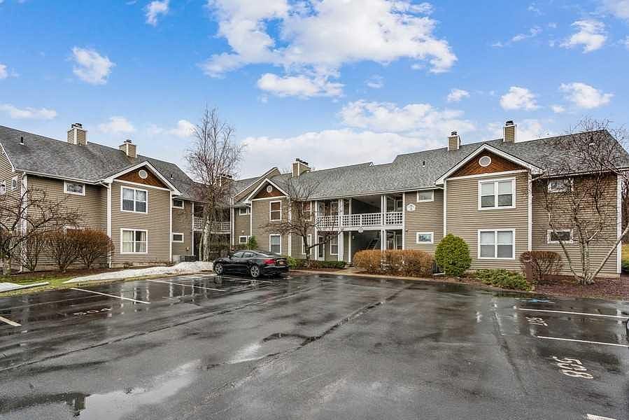 1st image of 505 Continental Dr #1
