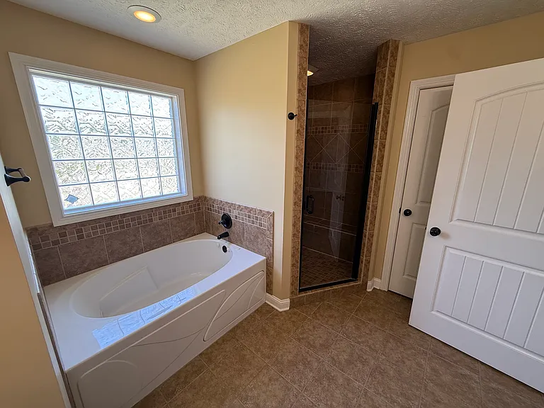 324 Abeline Dr — Photo 6