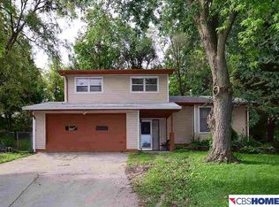 3009 Vicki Cir, Bellevue, NE 68005