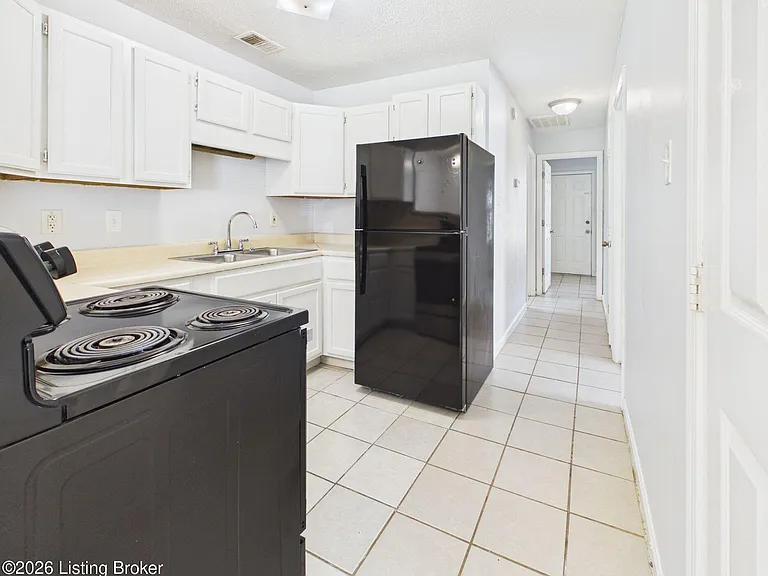 3831 Horne Ave #B — Photo 5