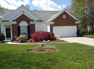 2813 Robyns Glen Dr, Charlotte, NC 28269
