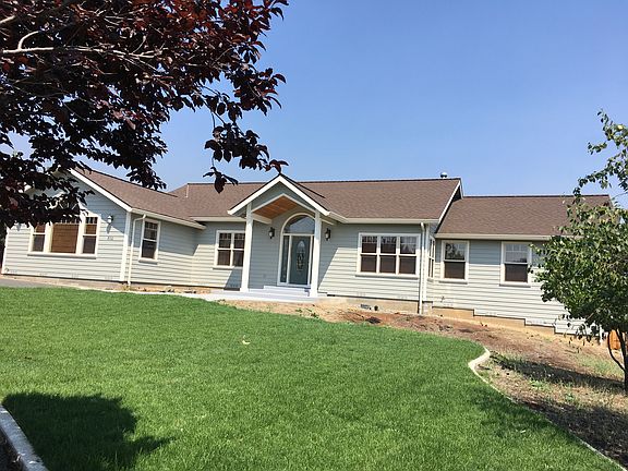 2nd image of 800 Maryhill Cir