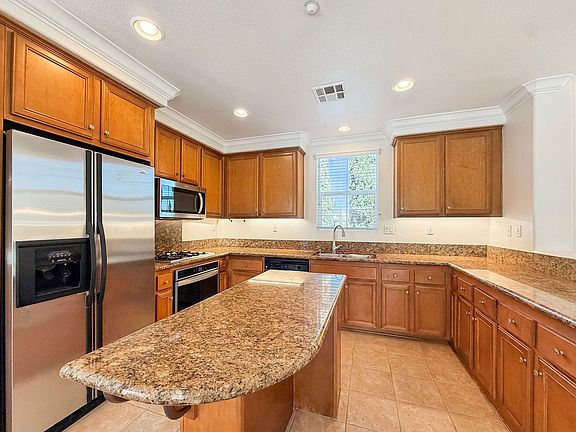 2nd image of 2917 Villas Way