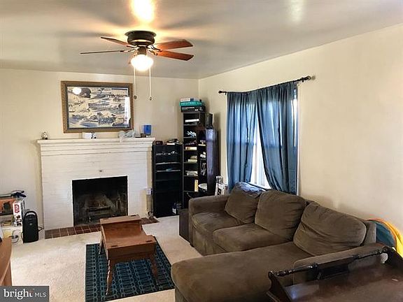 5th image of 821 E Stonewall Dr