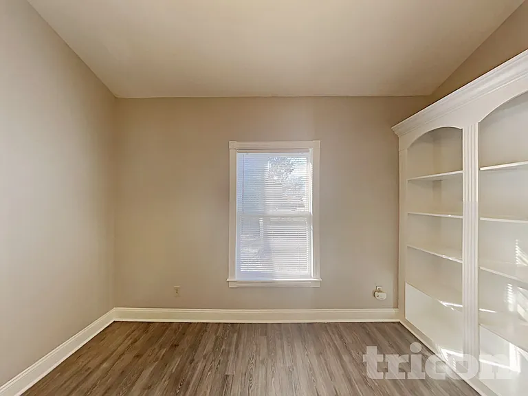 242 Chisolm Cir — Photo 7