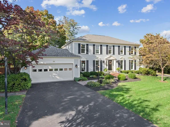 13 Triple Crown Ct, Gaithersburg, MD 20878