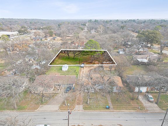 4th image of 2325 Halbert St