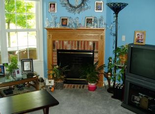 2111 W Vista Bella Dr #101, Oak Creek, WI 53154