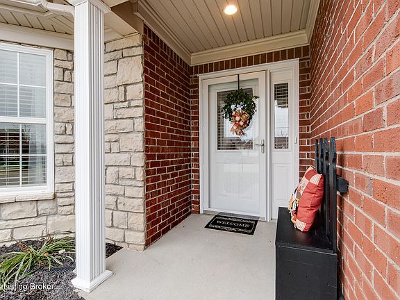 3rd image of 123 Garden Ct #B