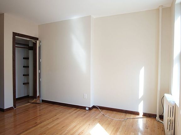 4th image of 1584 York Ave #7