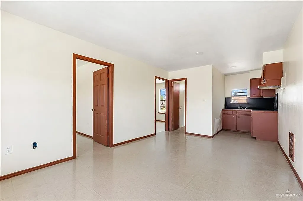 Building Photo - 604 Villa Maria Blvd #6