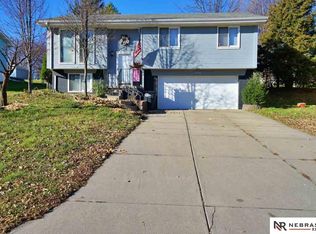 5826 S 52nd St, Omaha, NE 68117