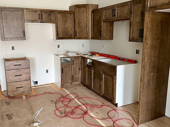 4th image of 234 S Chestnut St