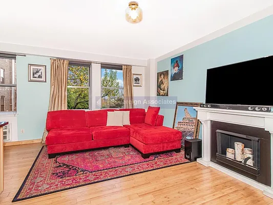 Sold by Sovereign Associates | media 2