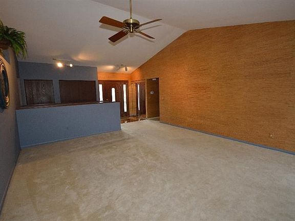 5th image of 1860 Lemontree Ln