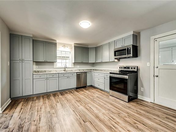 4th image of 1201 N Rockwall Ave