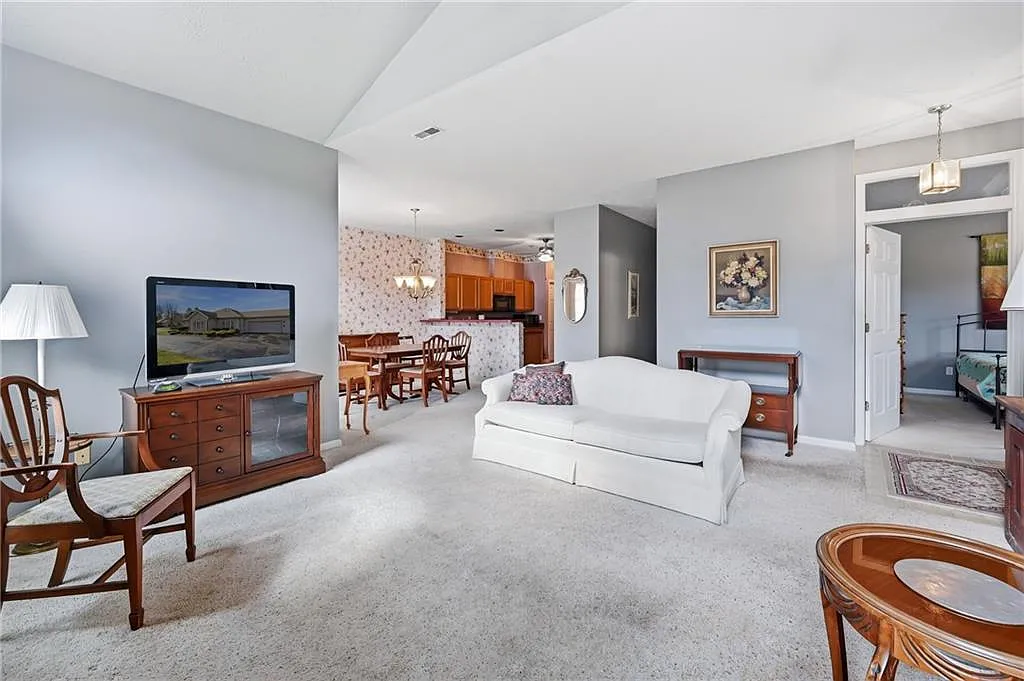 2 bed, 1680 sqft, $1,750 — Photo 1